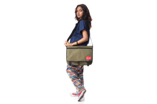 Large Europa Deluxe W/Back Zipper Olive