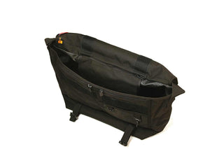 Large NY Messenger Bag Black